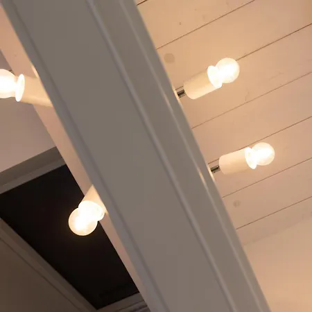 בית הארחה Astoria ראבנה