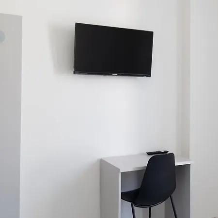 Astoria בית הארחה